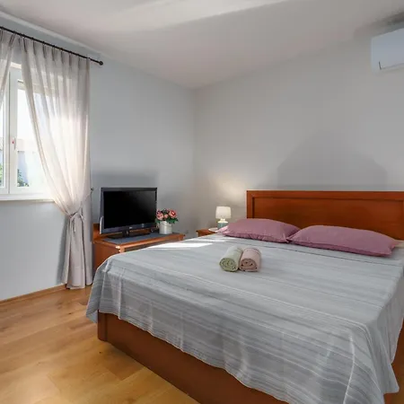Apartmán Arduino In Strandnaehe, Ruhige Lage Poreč